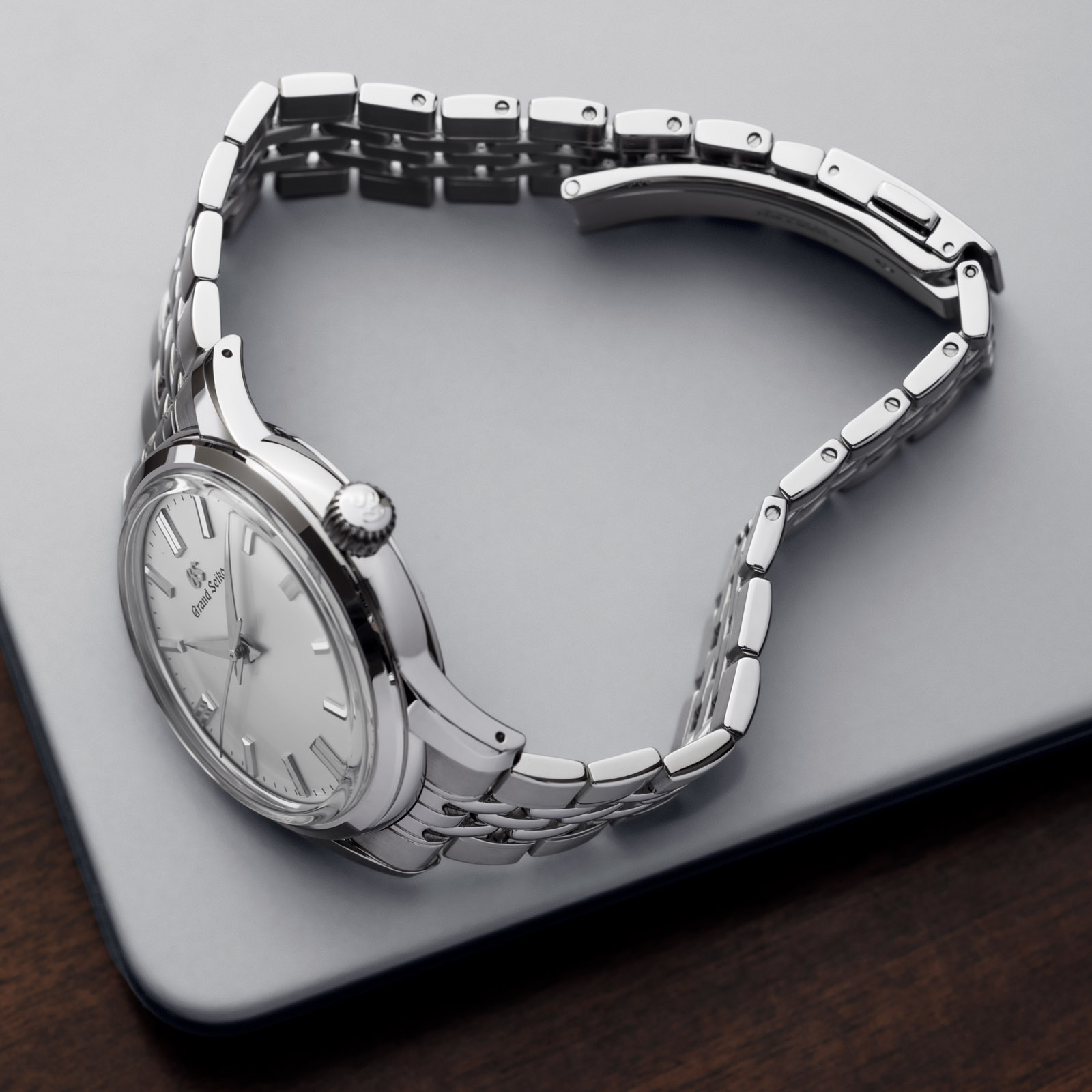 Nouveautés Seiko et Grand Seiko - tome 10 Grand_Seiko_Manual_Wind_37mm_SBGW305_11
