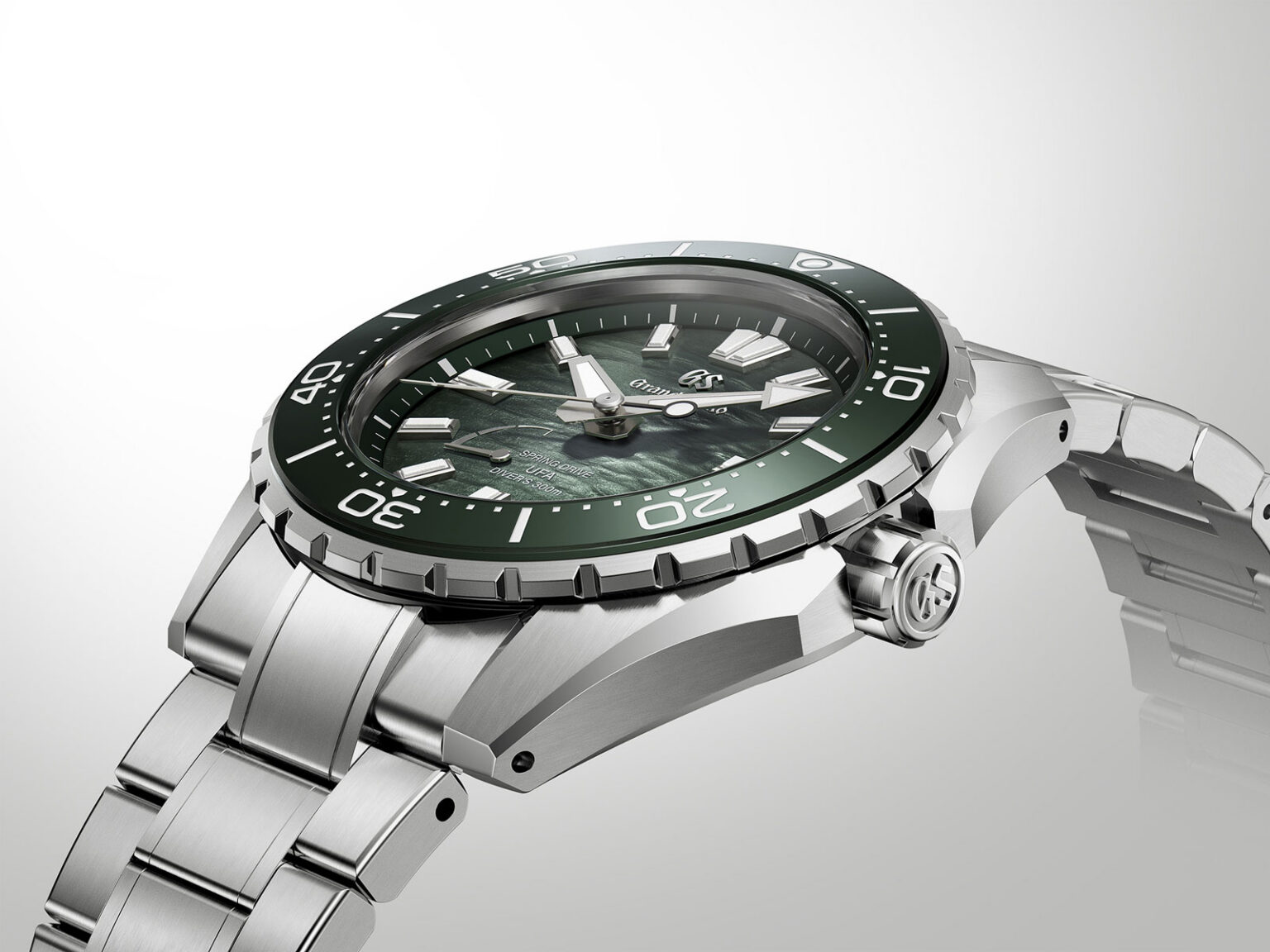 Grand Seiko Evolution 9 Collection Spring Drive U.F.A. Ushio 300 Diver “Ushio Green” SLGB025 case